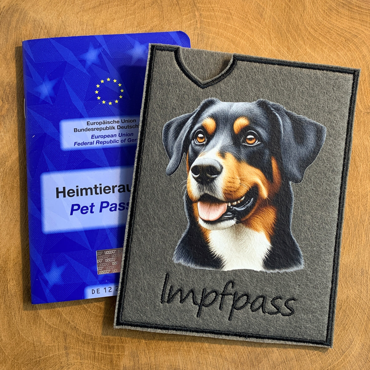 Entlebucher Sennenhund Impfpasshülle - 3 verschiedene Motive, personalisierbar