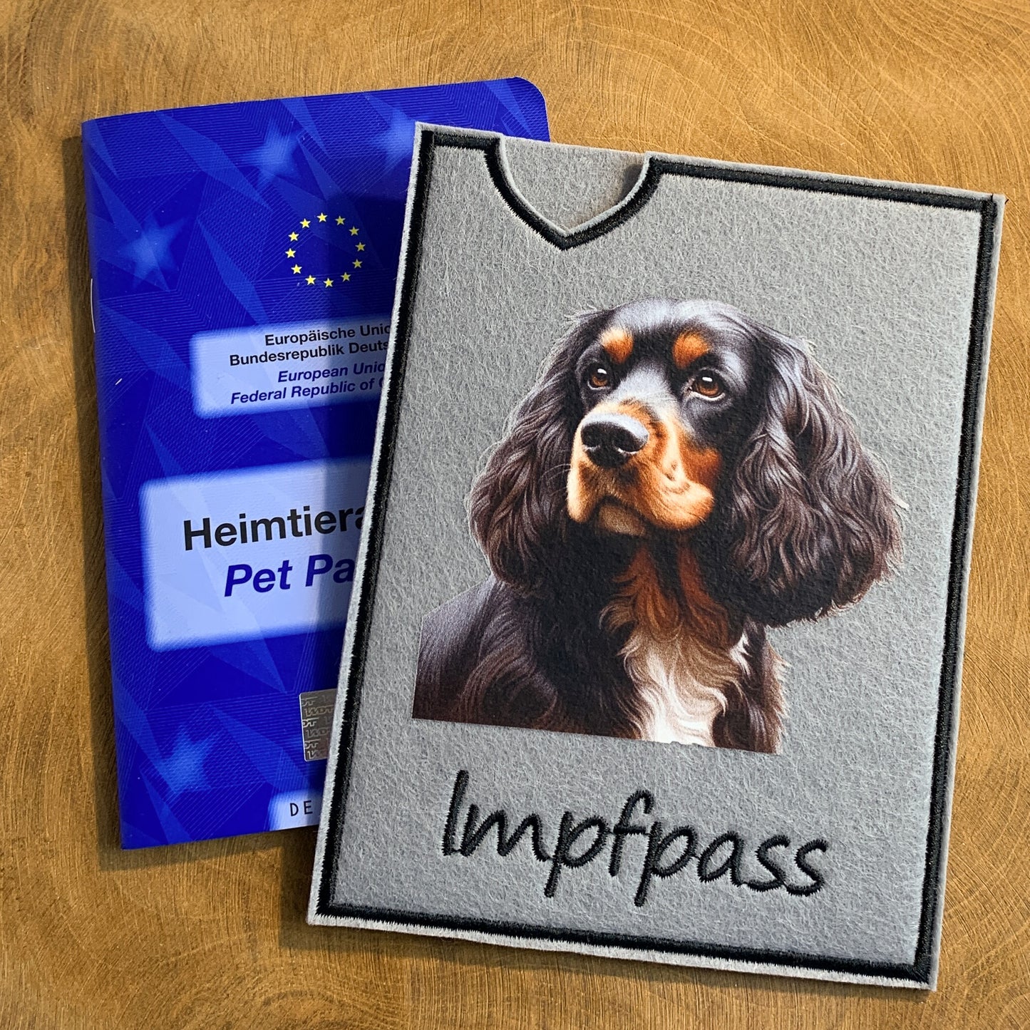 Sussex Spaniel Impfpasshülle (Motiv 1)