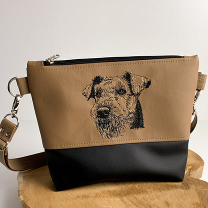 handgefertigte Umhängetasche braun/schwarz mit Airedale Terrier Motiv
