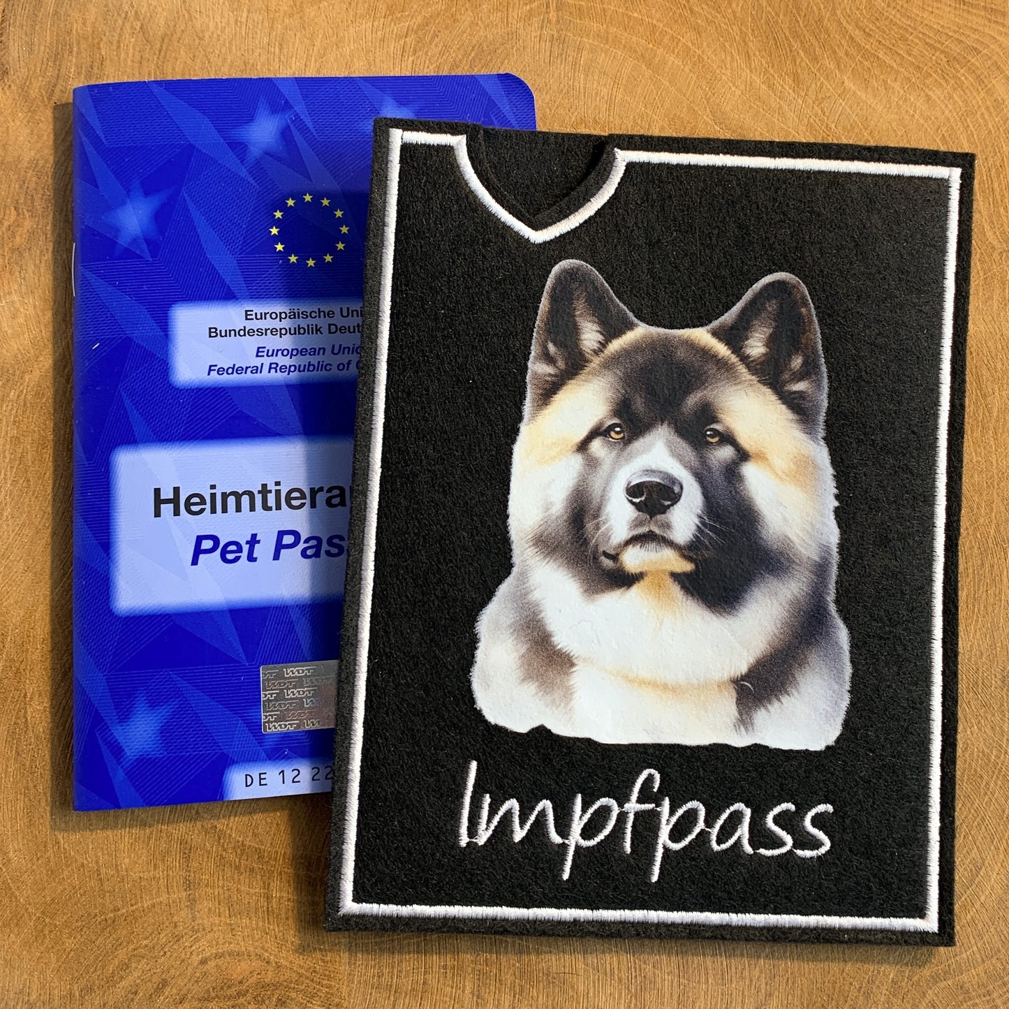 Akita Inu Impfpasshülle - 4 verschiedene Motive, personalisierbar