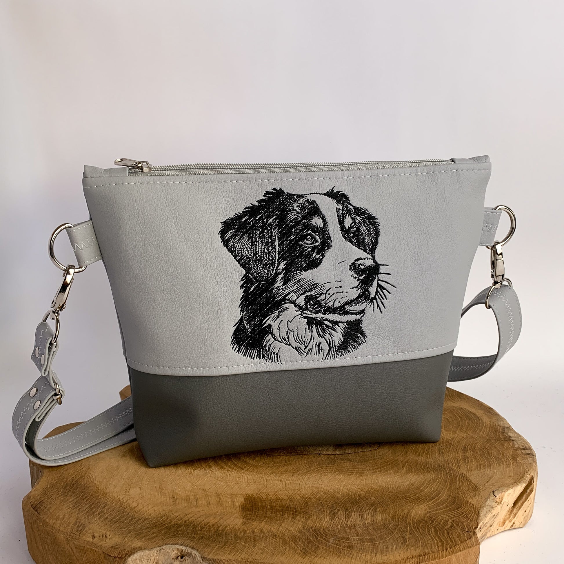 Umhängetasche mit Appenzeller Sennenhund-Motiv, bestickt