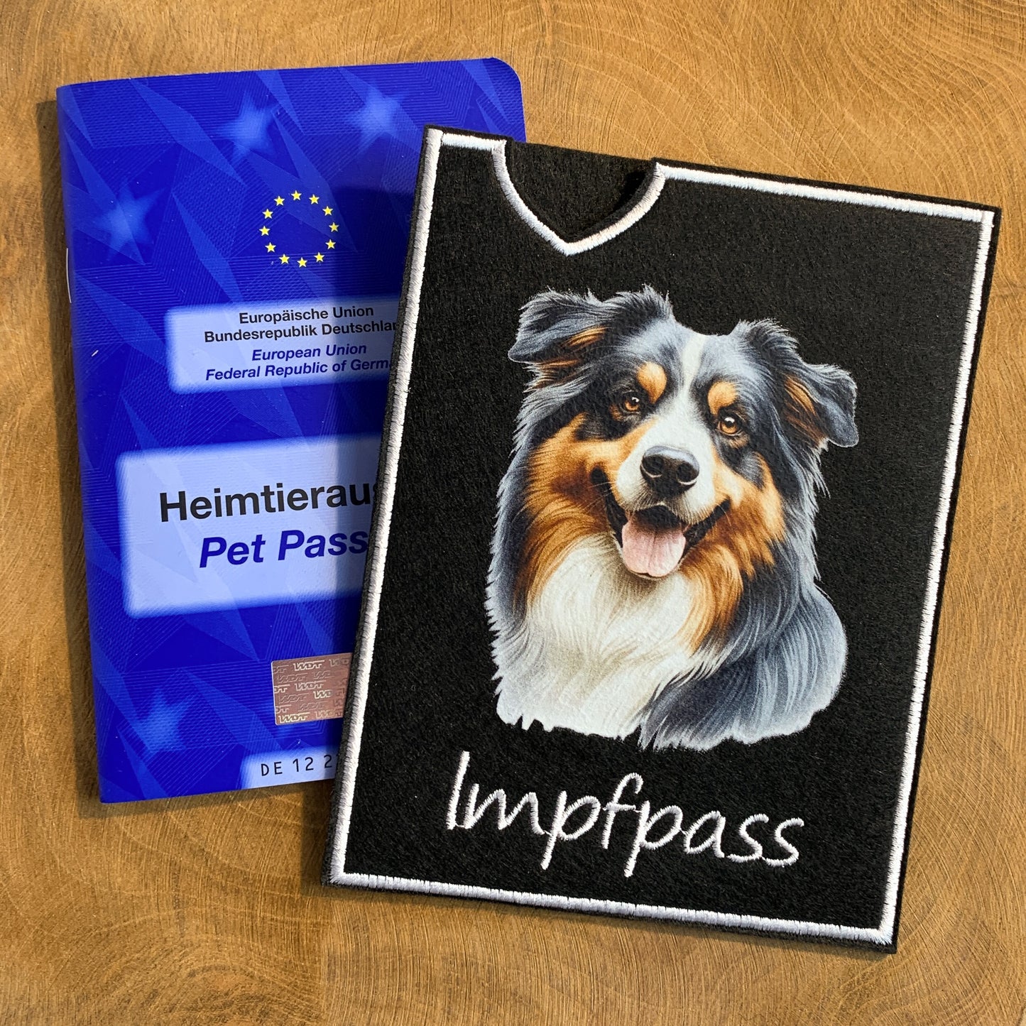 Australian Shepherd Impfpasshülle - mehrere Motive, personalisierbar