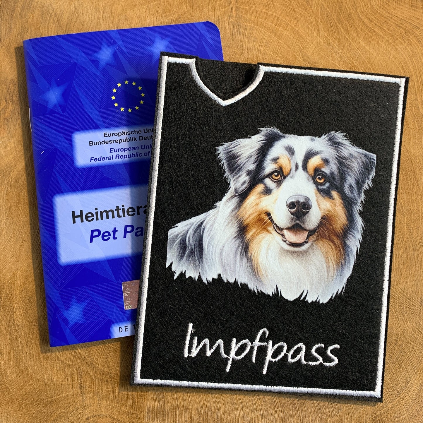 Australian Shepherd Impfpasshülle - mehrere Motive, personalisierbar