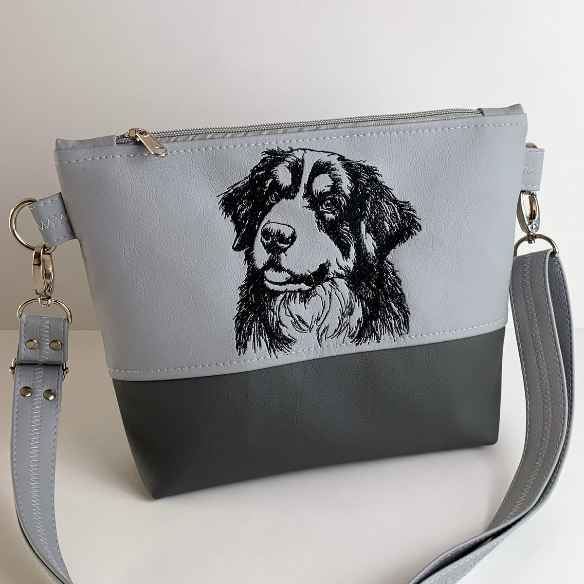 Berner Sennenhund Tasche mit Hundemotiv aus Kunstleder bestickt