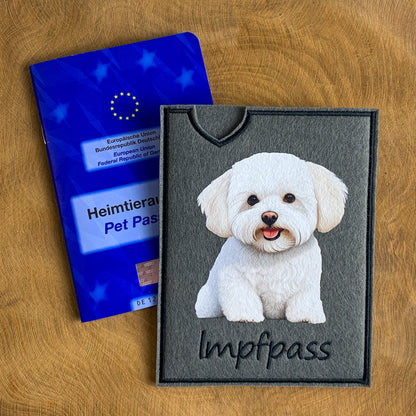 Bichon Frise Impfpasshuelle mit Hundemotiv bedruckt, Material Filz, Umrandung und Text gestickt, passend für den EU-Heimtierausweis, personalisierbar mit Namen