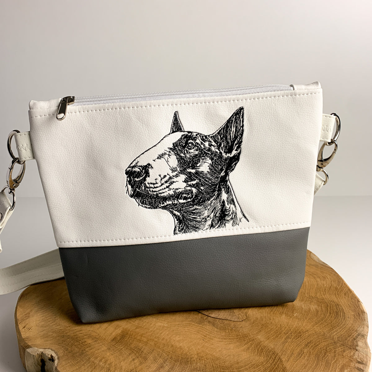 Bullterrier Umhängetasche mit Hundemotiv aus Kunstleder, bestickt