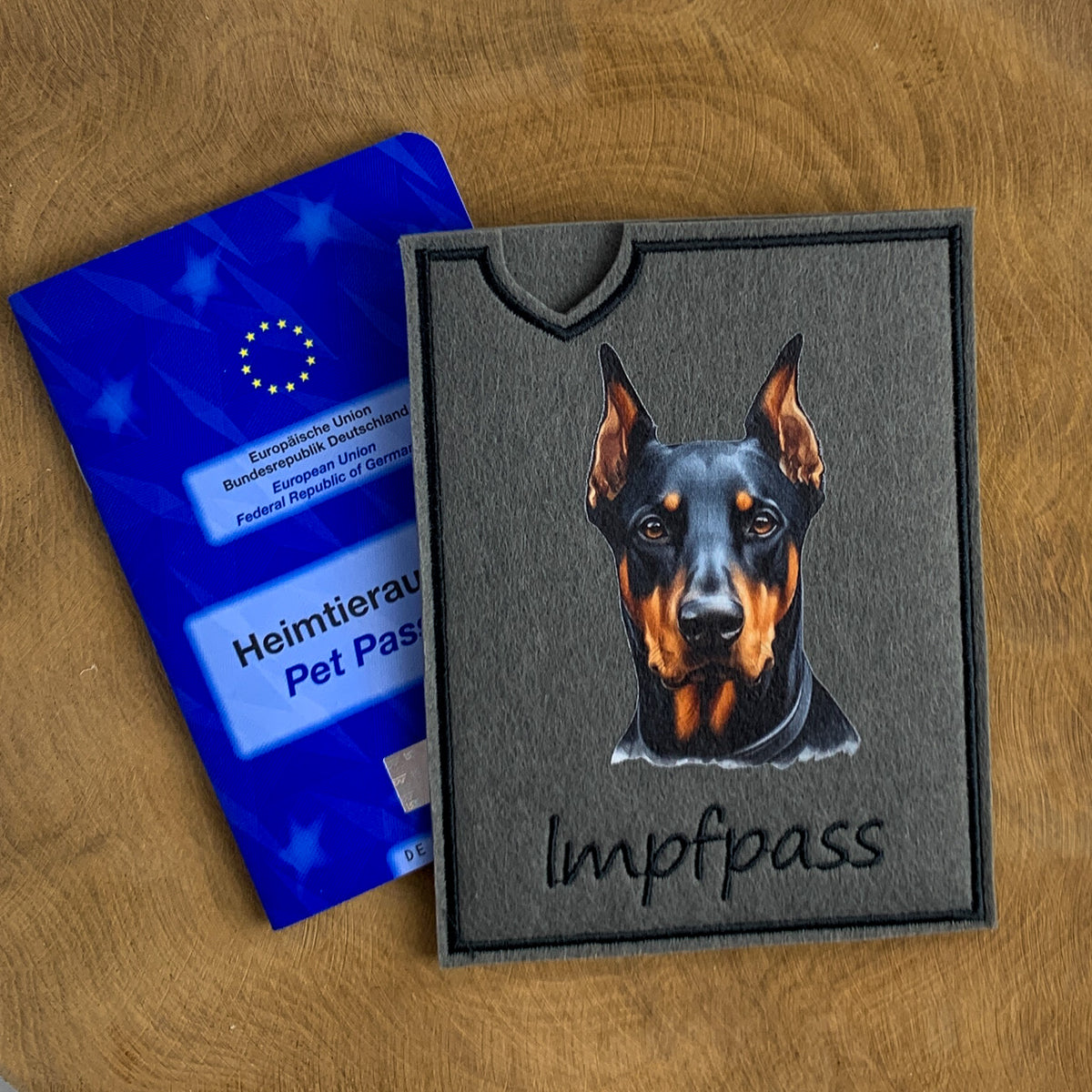 Dobermann Impfpasshülle - 5 verschiedene Motive, personalisierbar