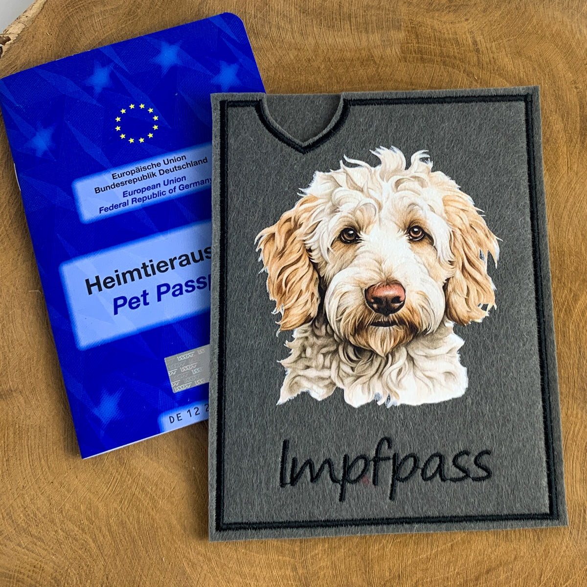 Doodle Impfpasshülle - 9 verschiedene Motive, personalisierbar