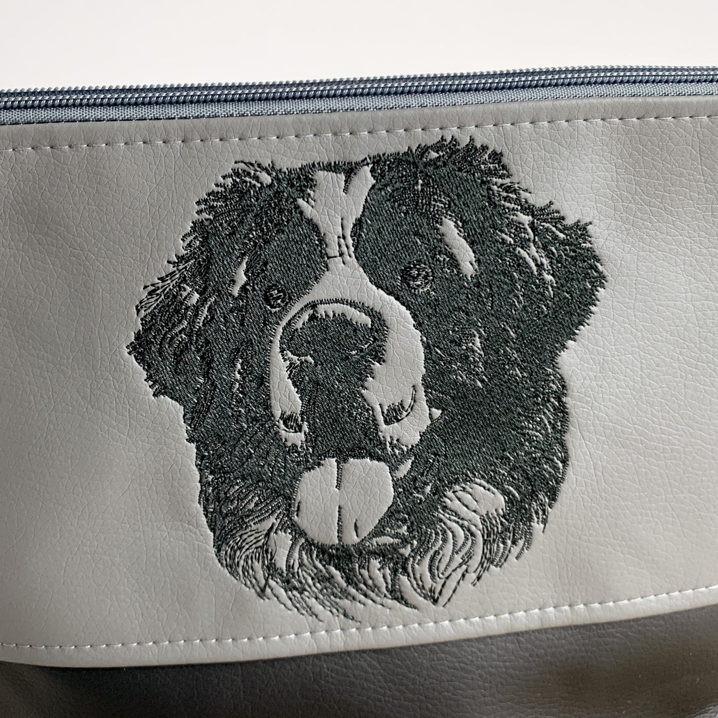 Bernhardiner Magic - Umhängetasche