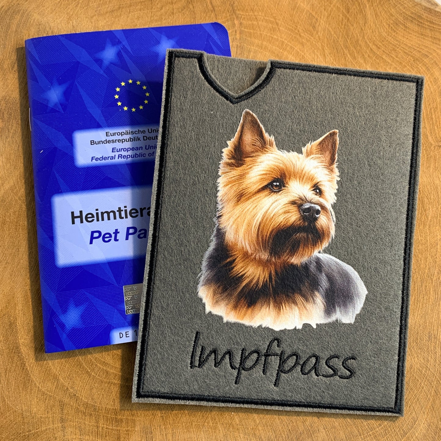 Norwich Terrier Impfpasshülle (Motiv 2)