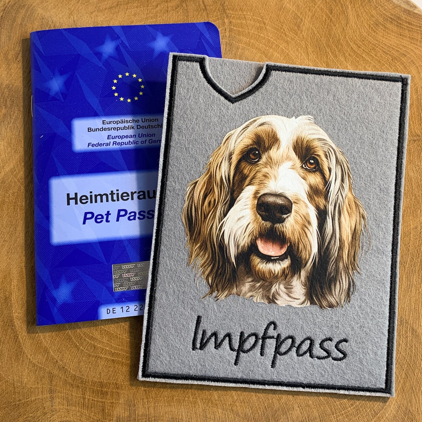 Petit Basset Griffon Vendéen Impfpasshülle (Motiv 1)