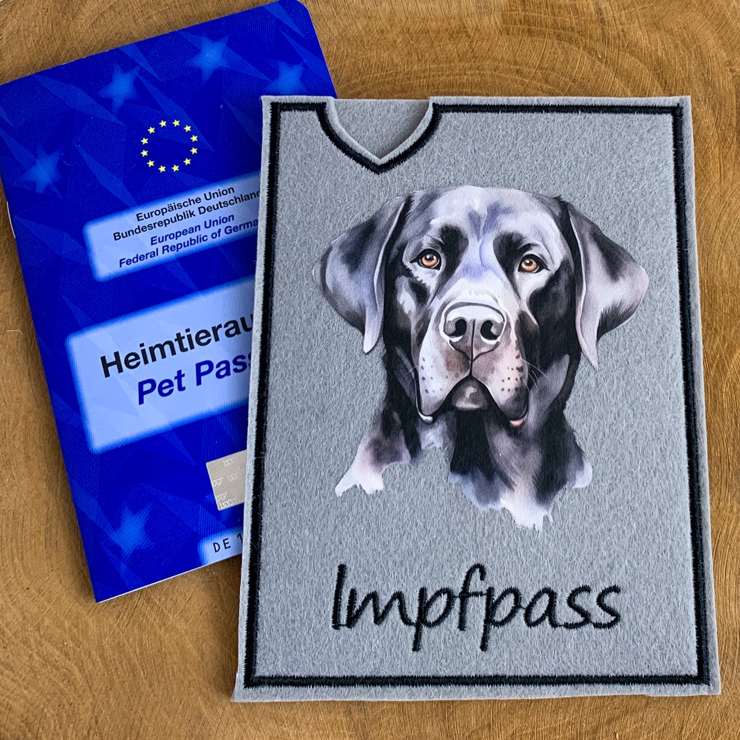 Labrador schwarz Impfpasshülle (Motiv 1)