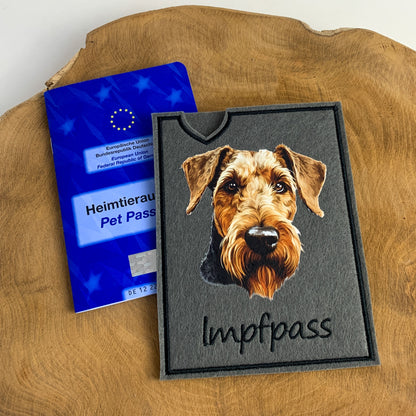 Airedale Terrier Impfpasshülle - 3 verschiedene Motive, personalisierbar