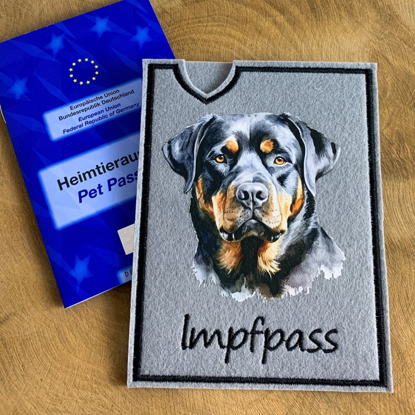 Rottweiler Impfpasshülle - 2 verschiedene Motive, personalisierbar