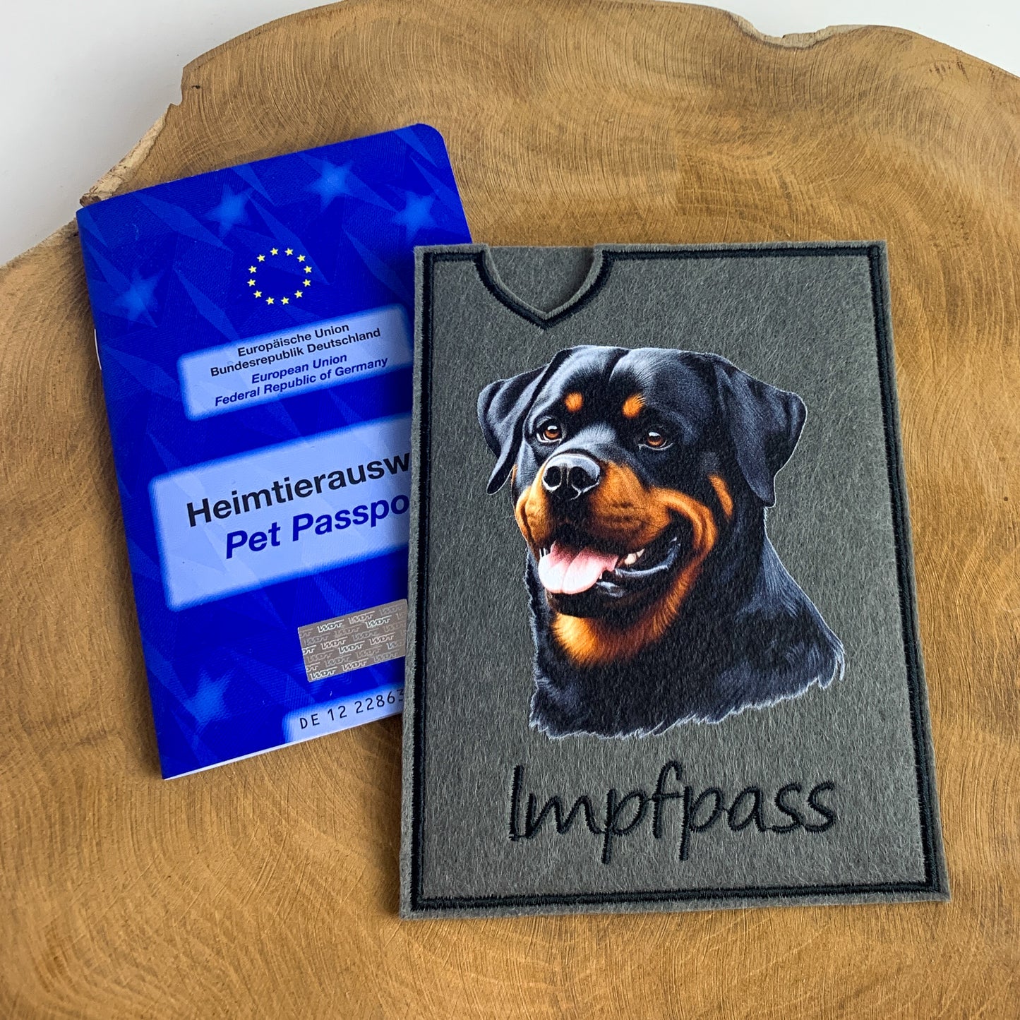 Rottweiler Impfpasshülle - 2 verschiedene Motive, personalisierbar