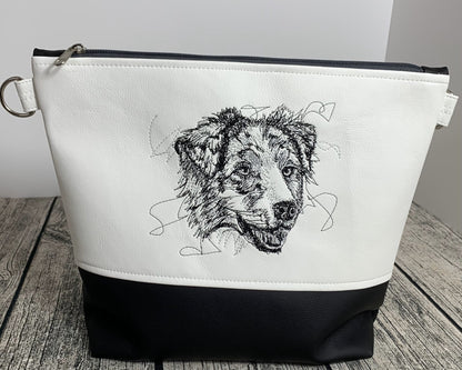Tasche mit Stickmotiv Australian Shepherd, weiß-schwarz