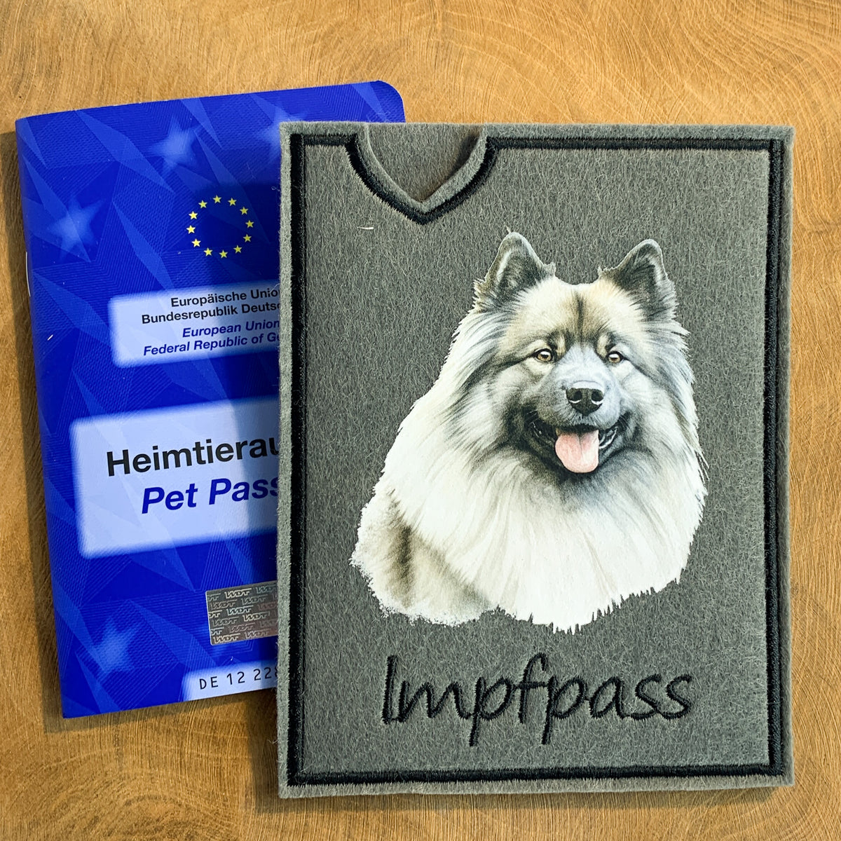 Wolfsspitz Impfpasshülle - 3 verschiedene Motive, personalisierbar
